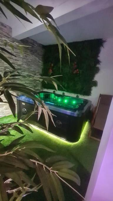 La Casa Cosy Love, Avec Jacuzzi Et Sauna Prives Palau-del-Vidre Luaran gambar